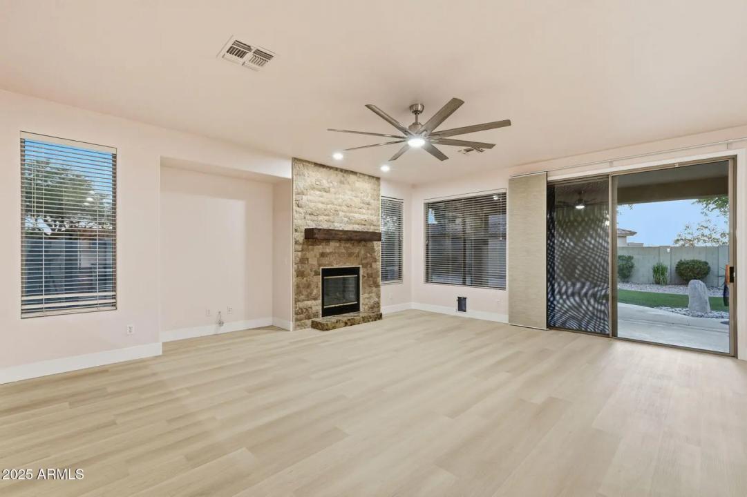 Real Estate Picture 8