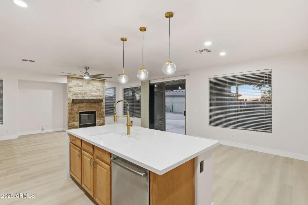 Real Estate Picture 18