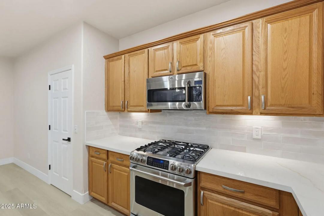 Real Estate Picture 19