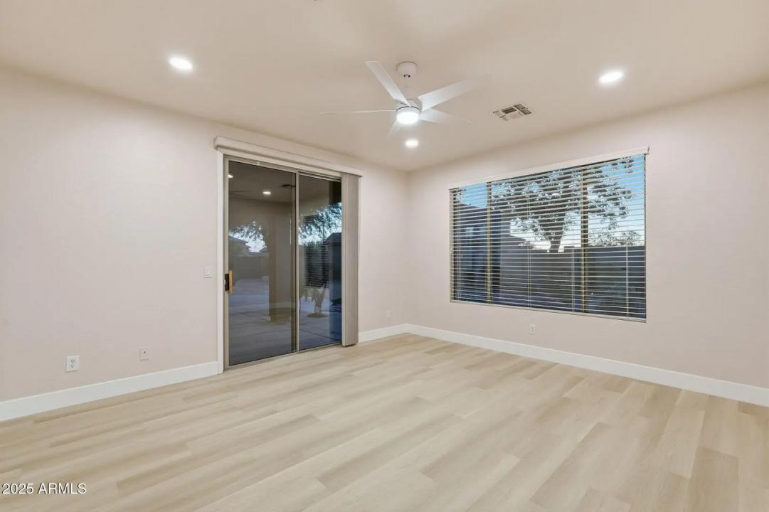 Real Estate Picture 24