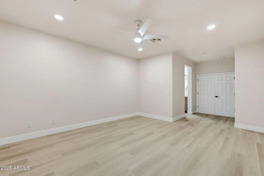 Real Estate Picture 25