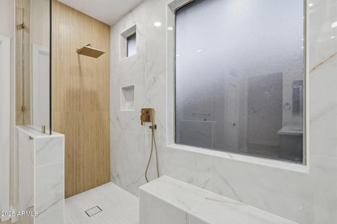 Real Estate Picture 34