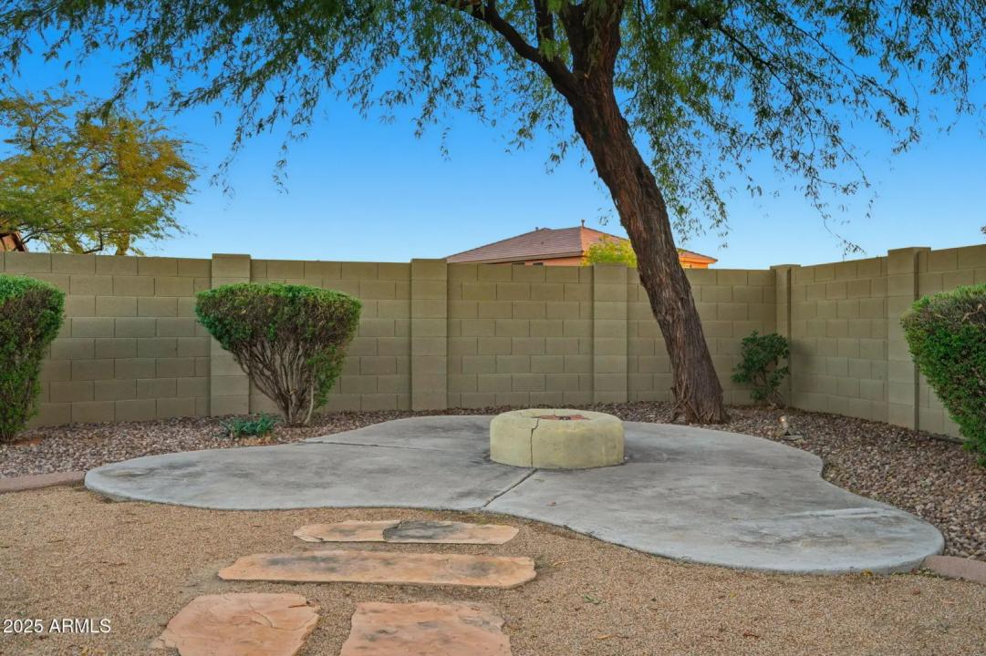 Real Estate Picture 50