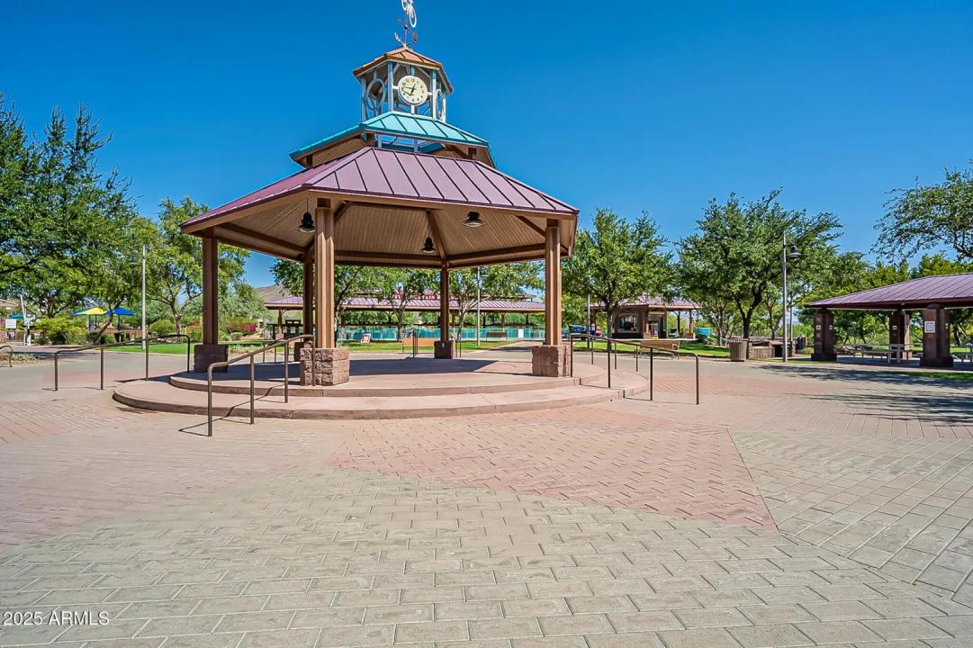 Real Estate Picture 90