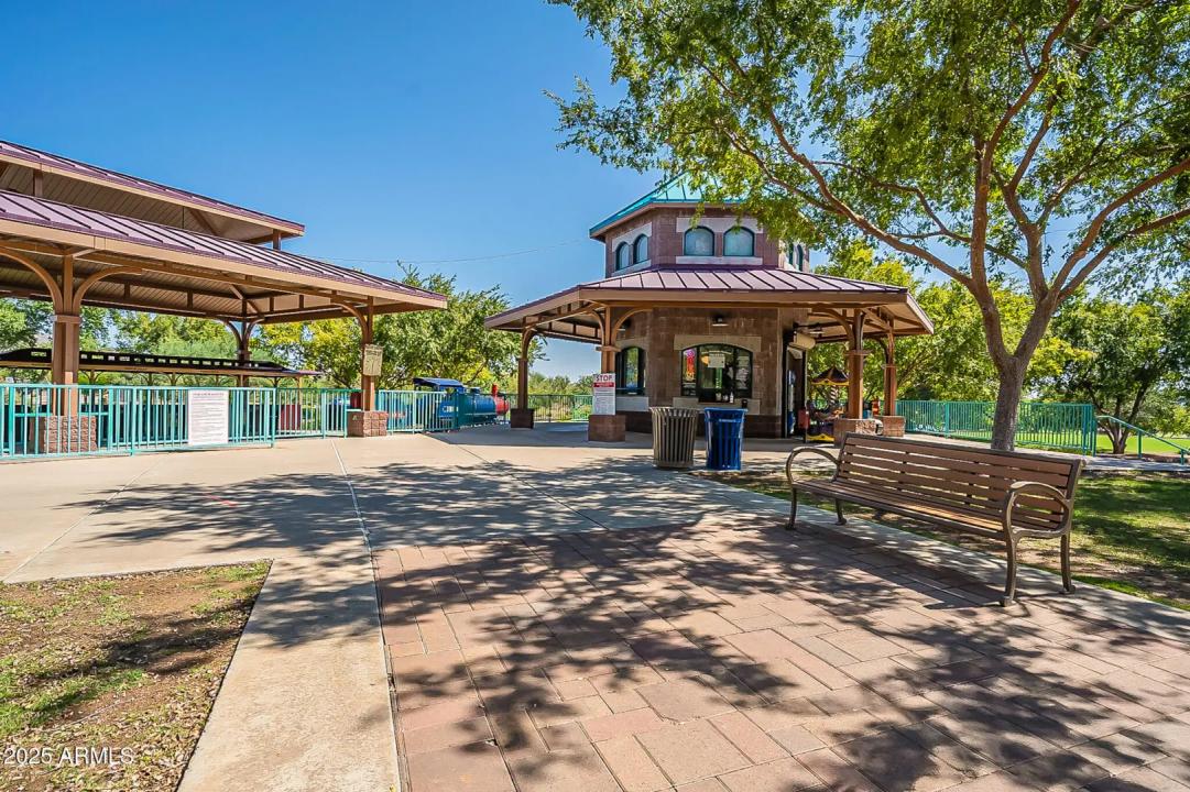 Real Estate Picture 93