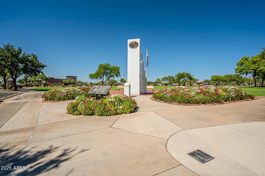 Real Estate Picture 95