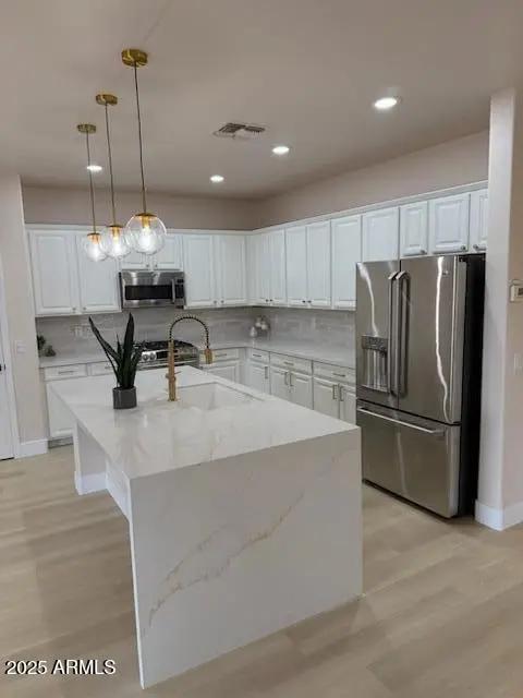 Real Estate Picture 11