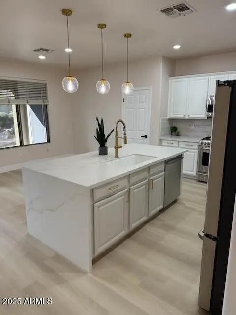 Real Estate Picture 12