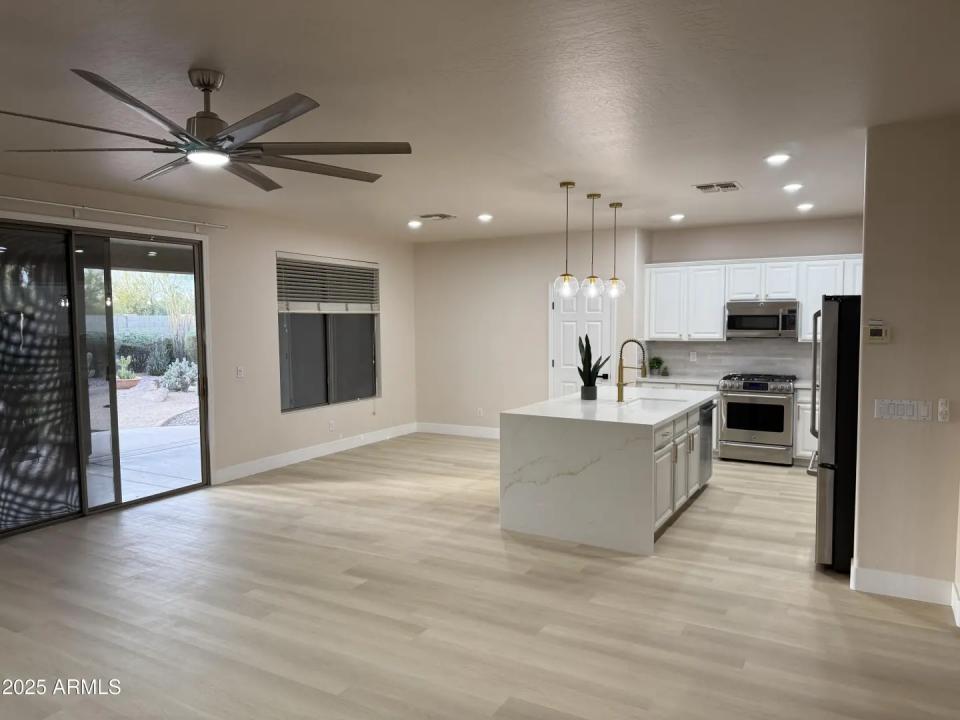 Real Estate Picture 15