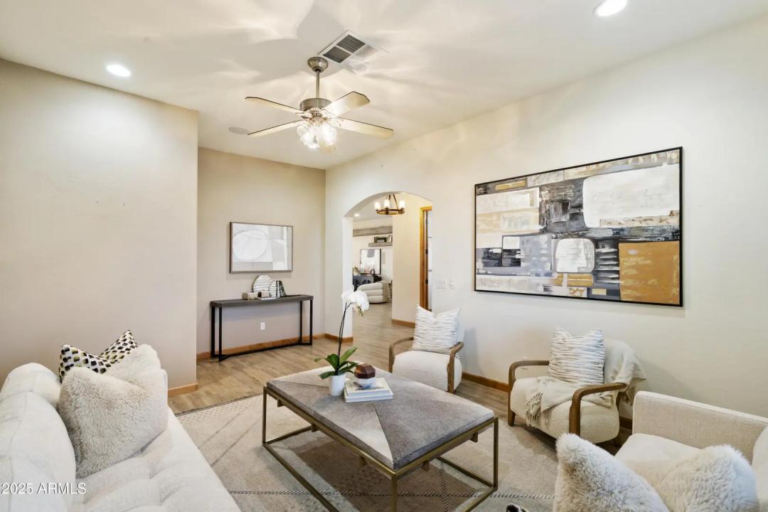 Real Estate Picture 3