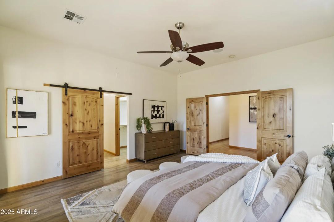 Real Estate Picture 12