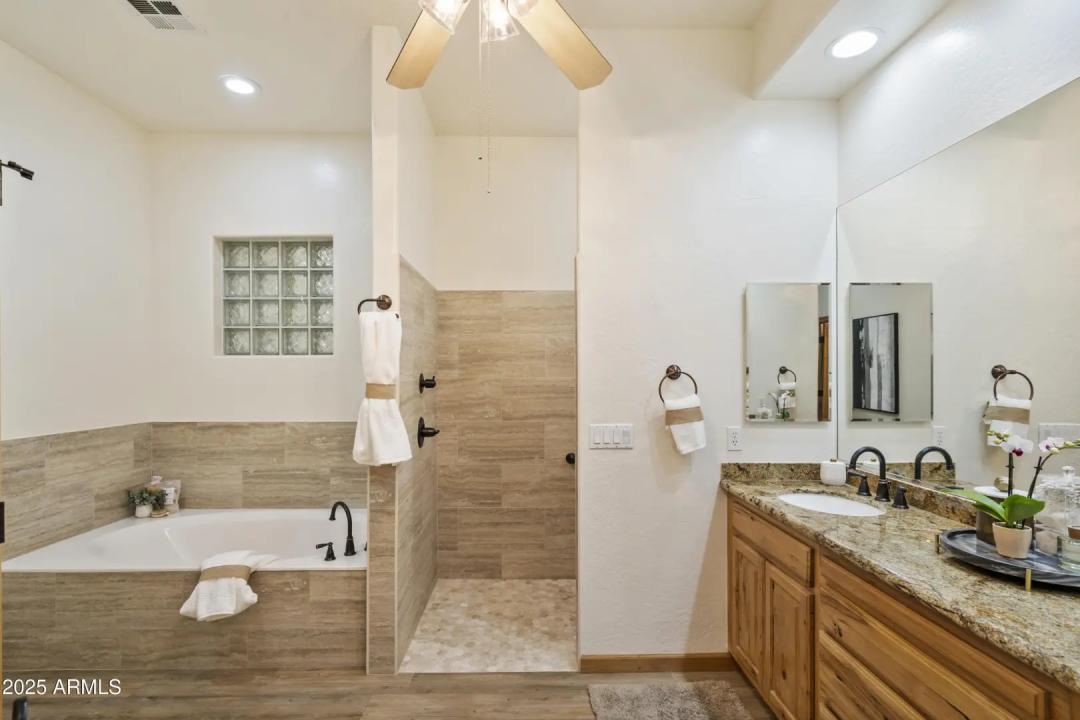 Real Estate Picture 13