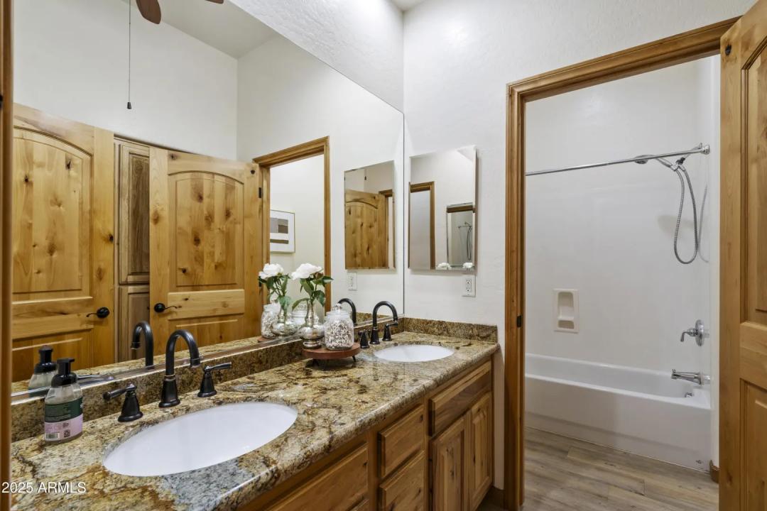 Real Estate Picture 18