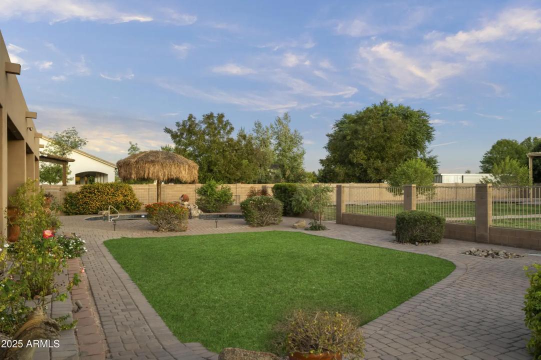 Real Estate Picture 20