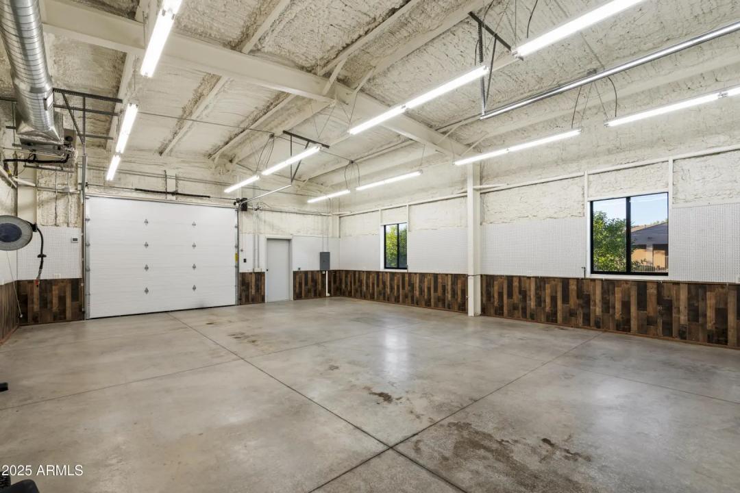 Real Estate Picture 22