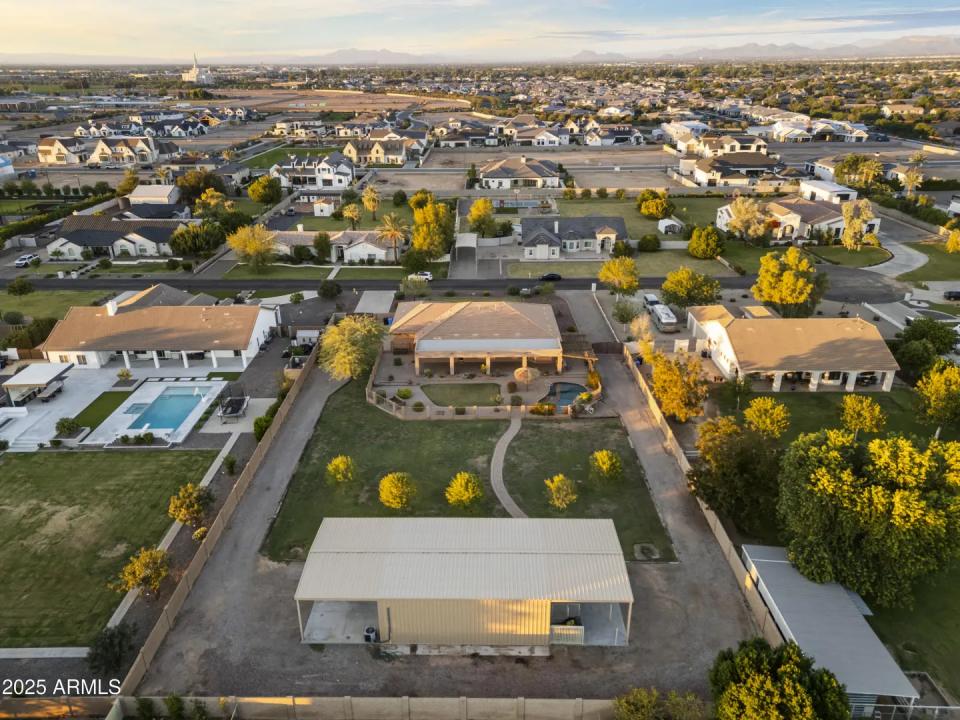 Real Estate Picture 23