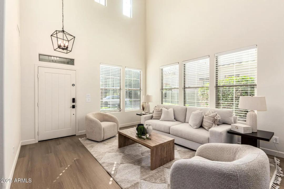 Real Estate Picture 6