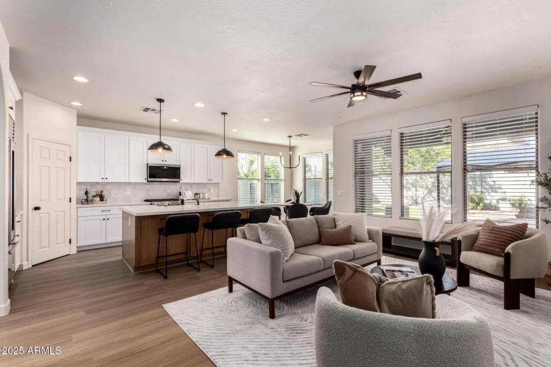 Real Estate Picture 8