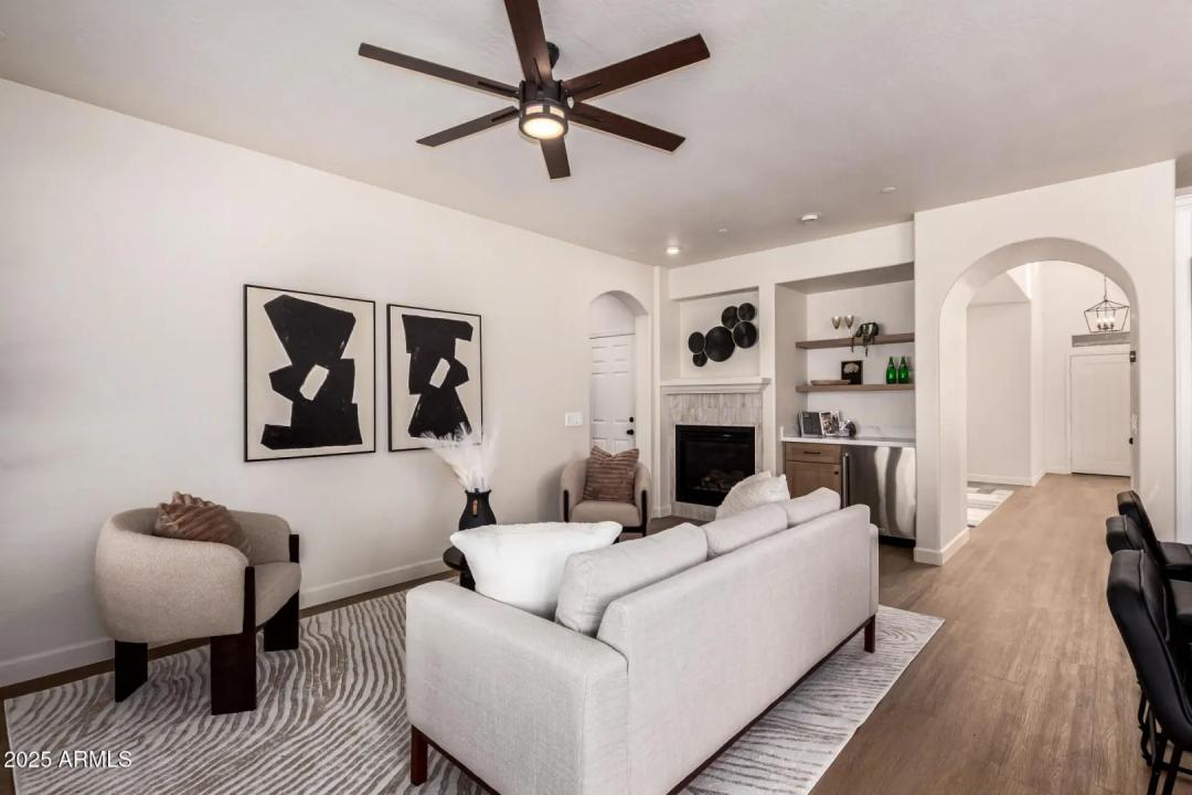 Real Estate Picture 10