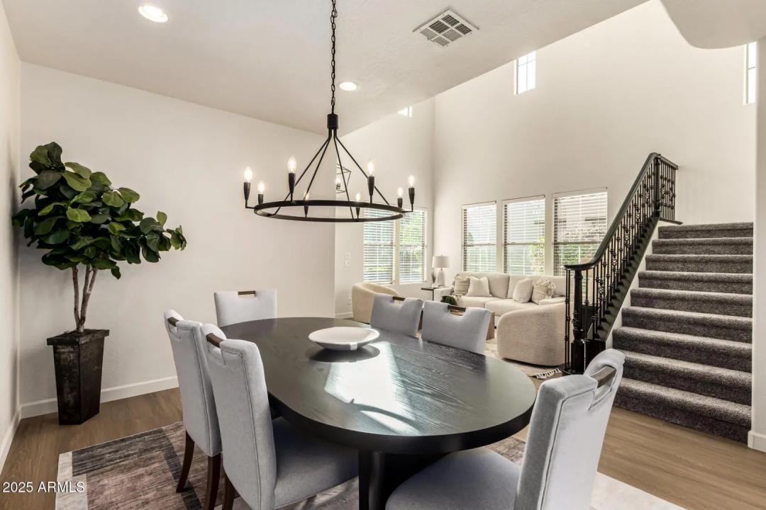 Real Estate Picture 12