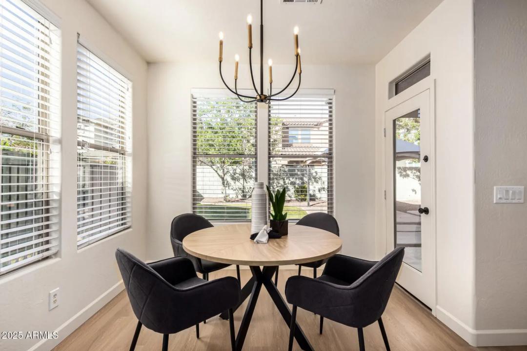 Real Estate Picture 14