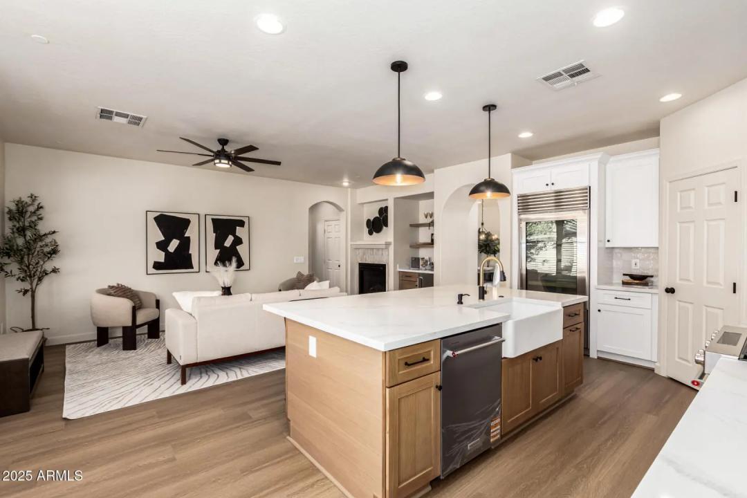 Real Estate Picture 18