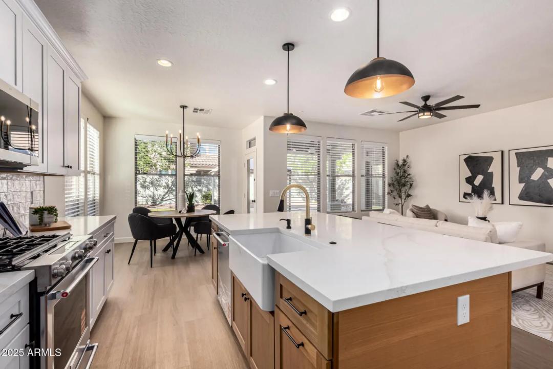 Real Estate Picture 20