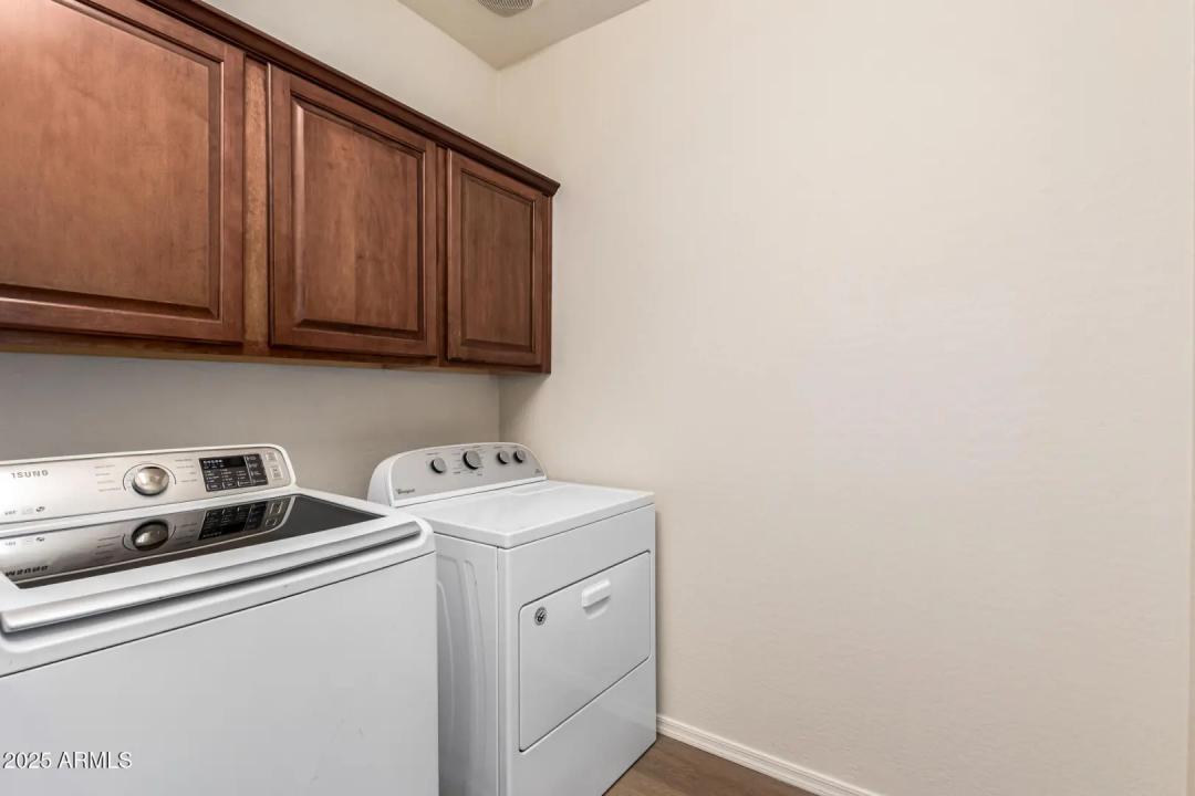 Real Estate Picture 43