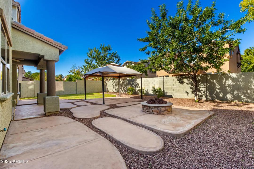 Real Estate Picture 50