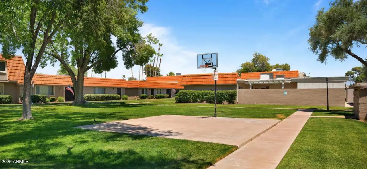 Real Estate Picture 18