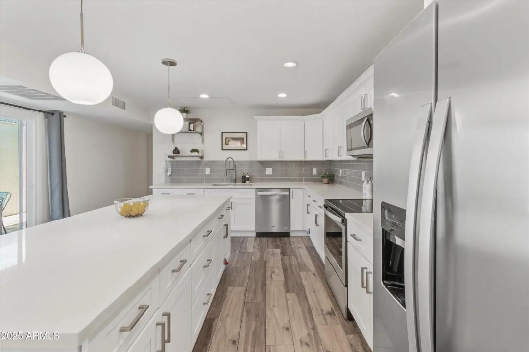 Real Estate Picture 8