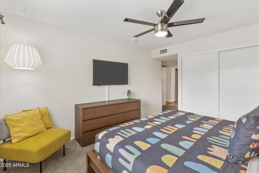 Real Estate Picture 6