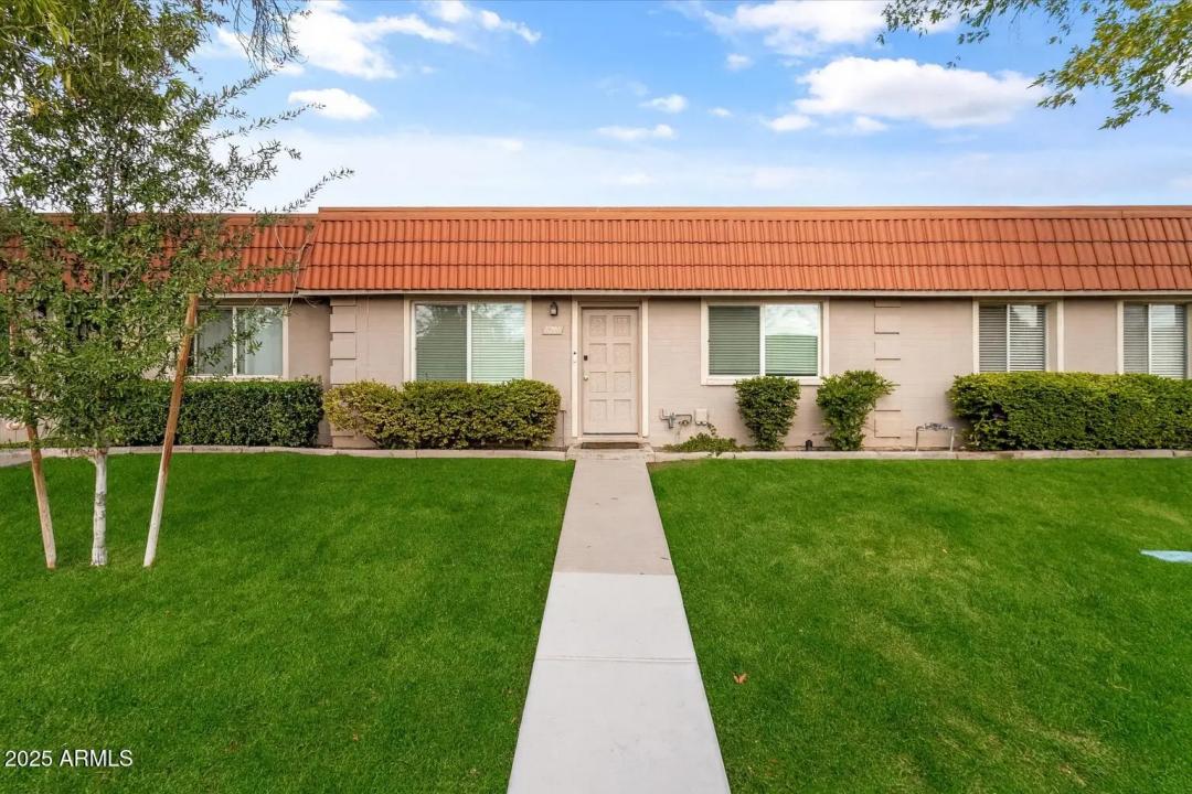 Real Estate Picture 17