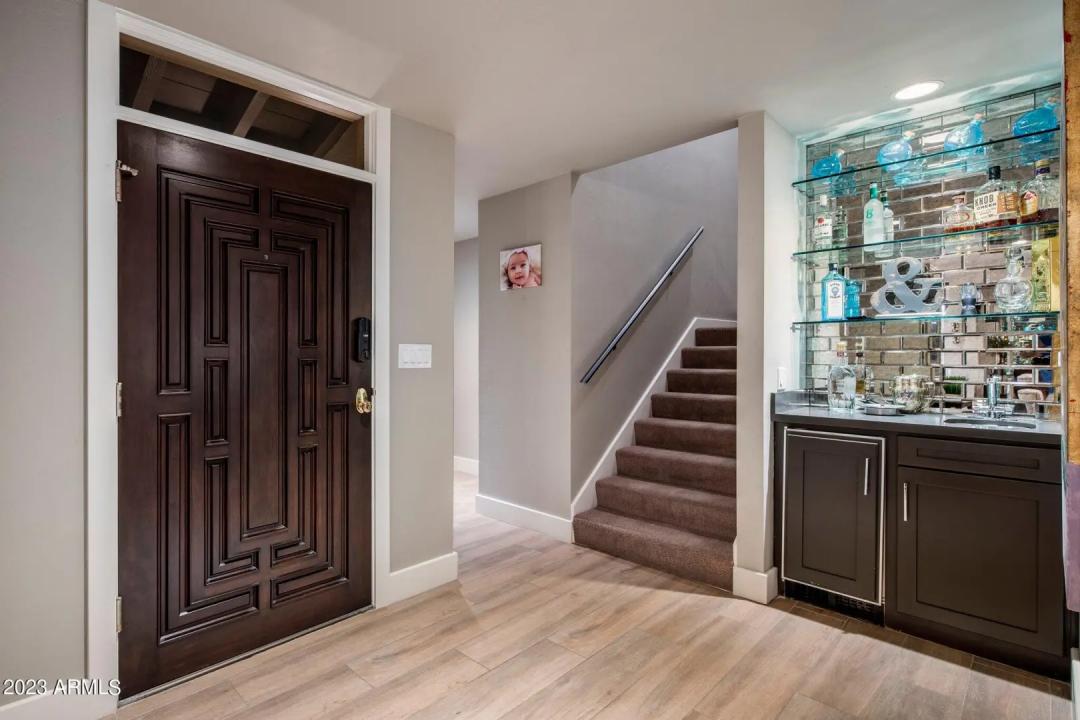 Real Estate Picture 6