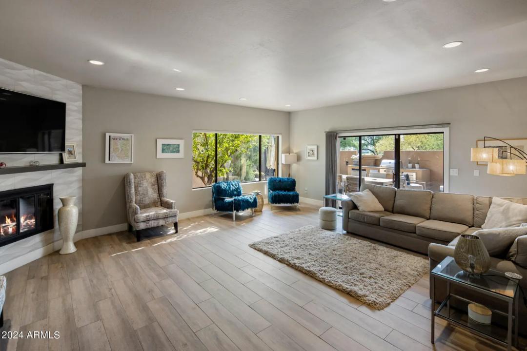 Real Estate Picture 13