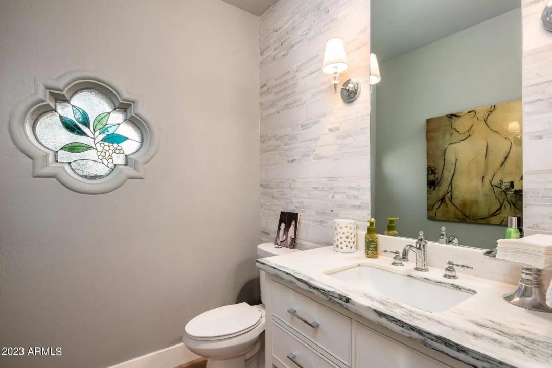 Real Estate Picture 14