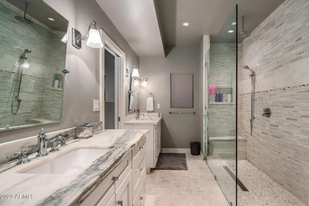 Real Estate Picture 18