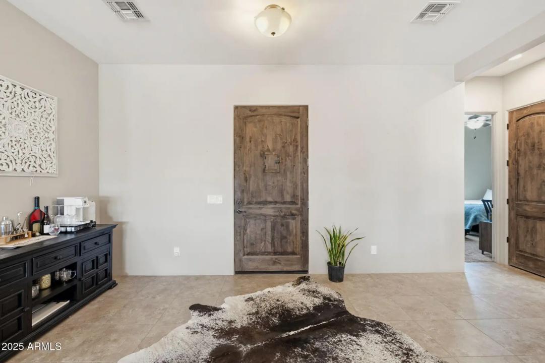 Real Estate Picture 10