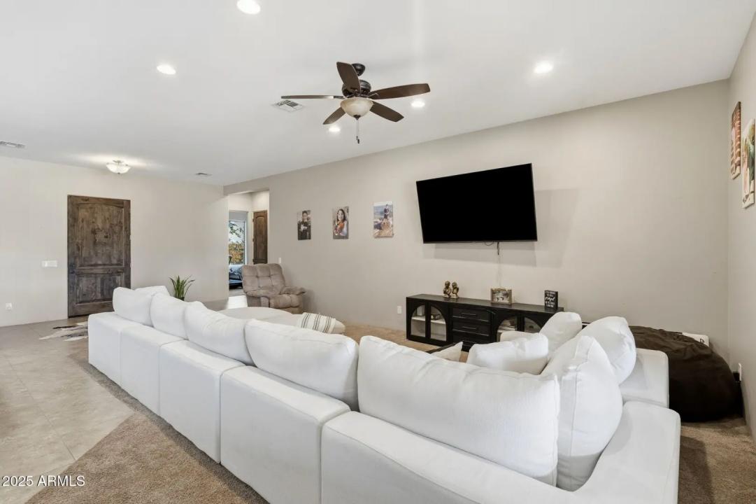 Real Estate Picture 13