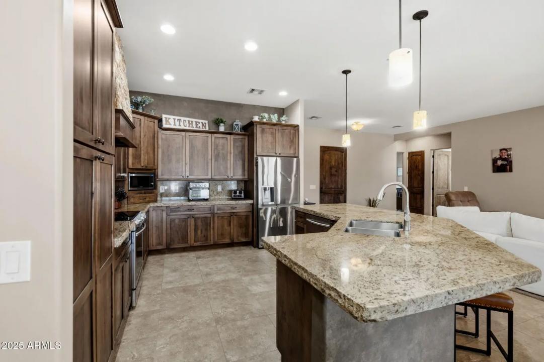 Real Estate Picture 18