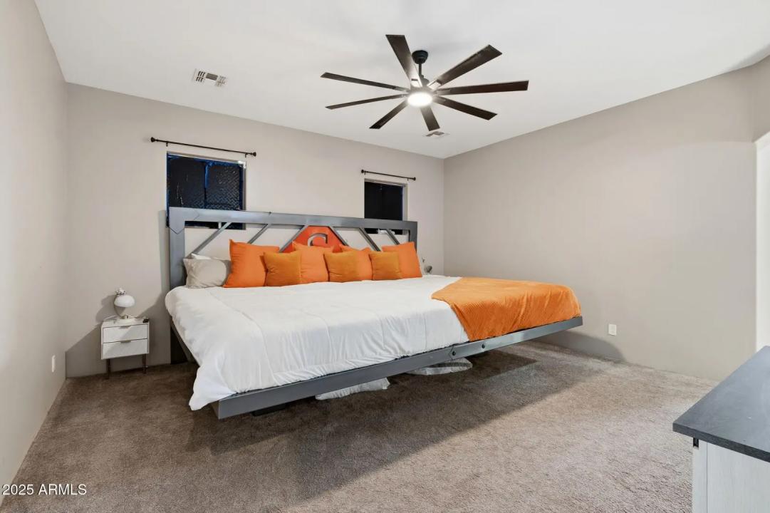 Real Estate Picture 24