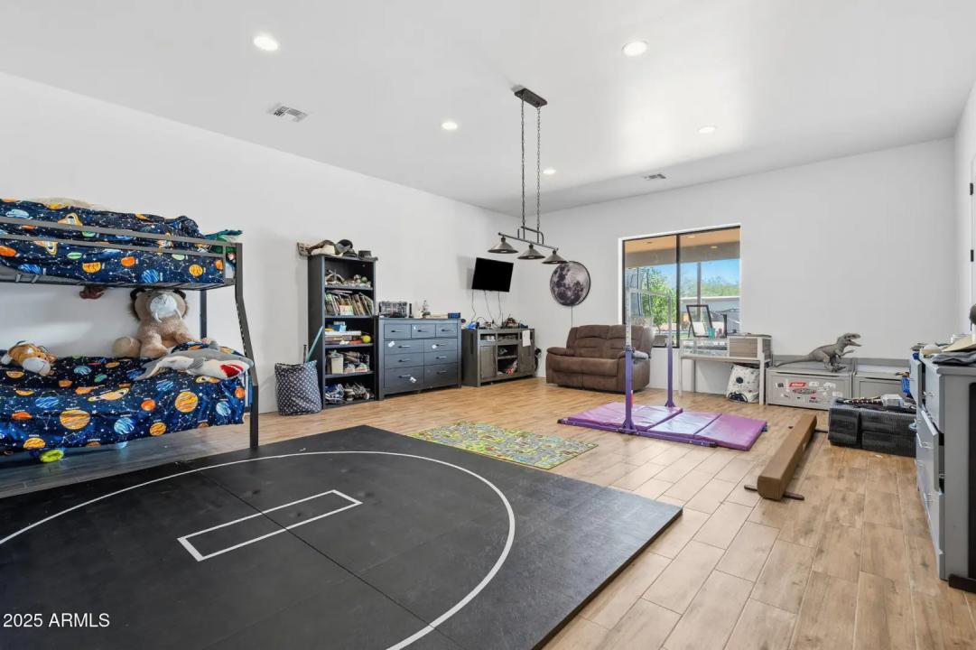 Real Estate Picture 29