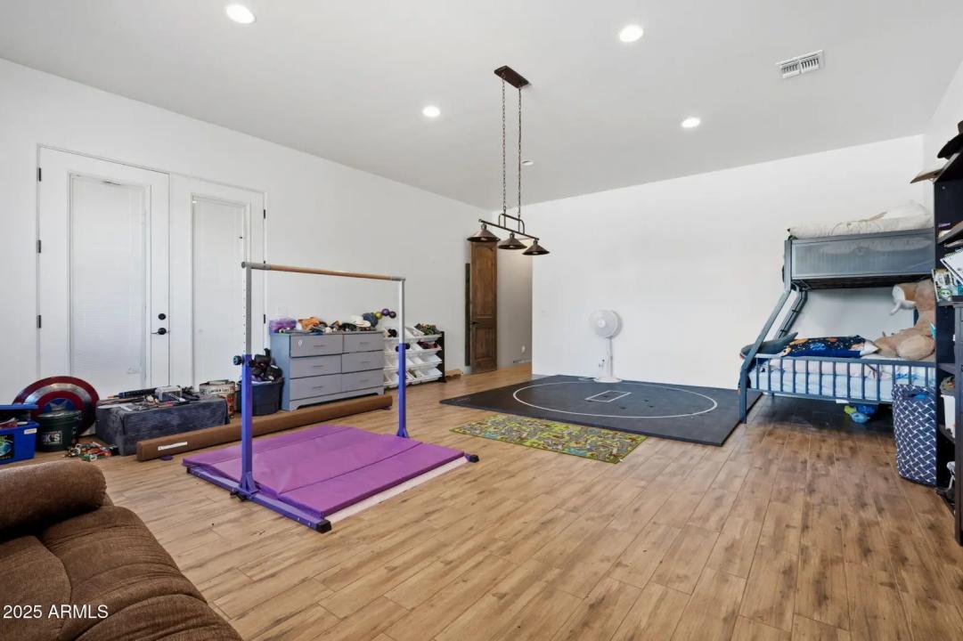 Real Estate Picture 30