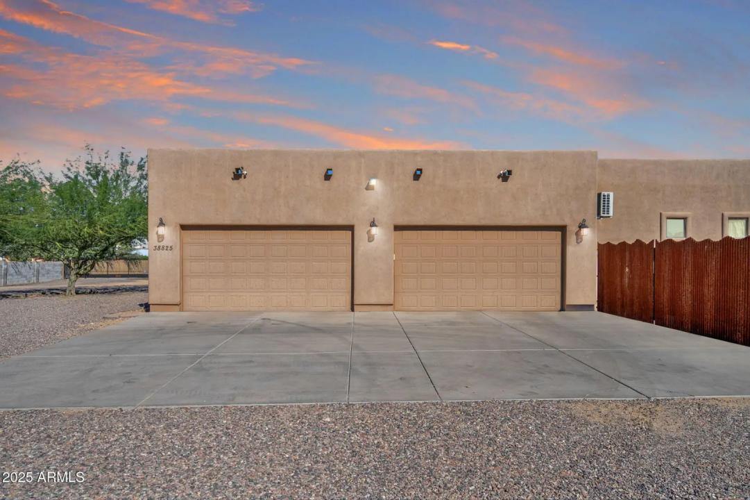 Real Estate Picture 4