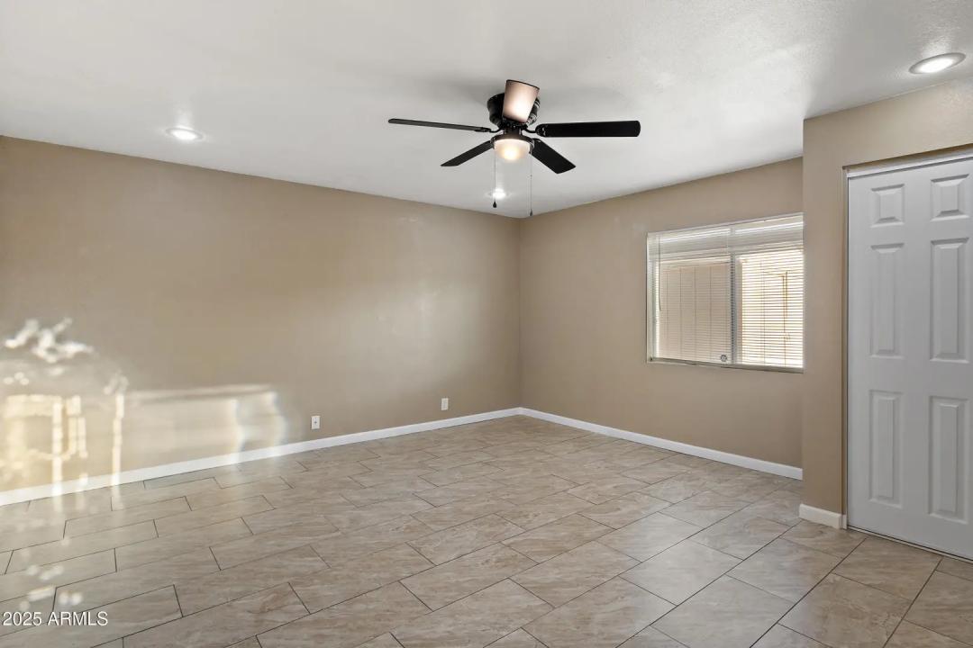 Real Estate Picture 18