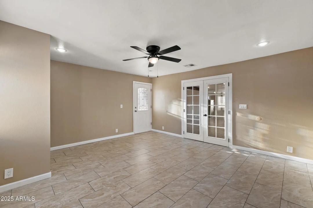 Real Estate Picture 17