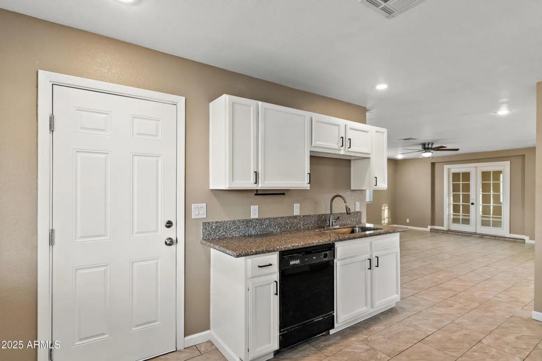 Real Estate Picture 5