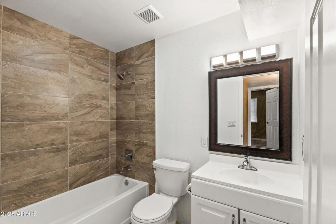 Real Estate Picture 19