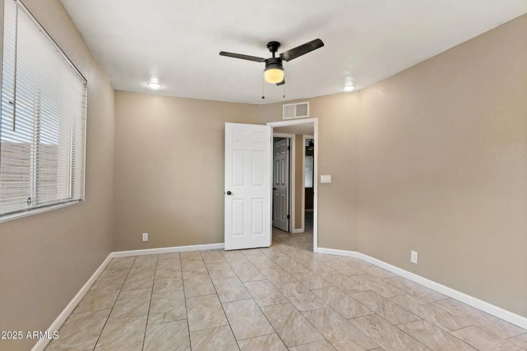 Real Estate Picture 11