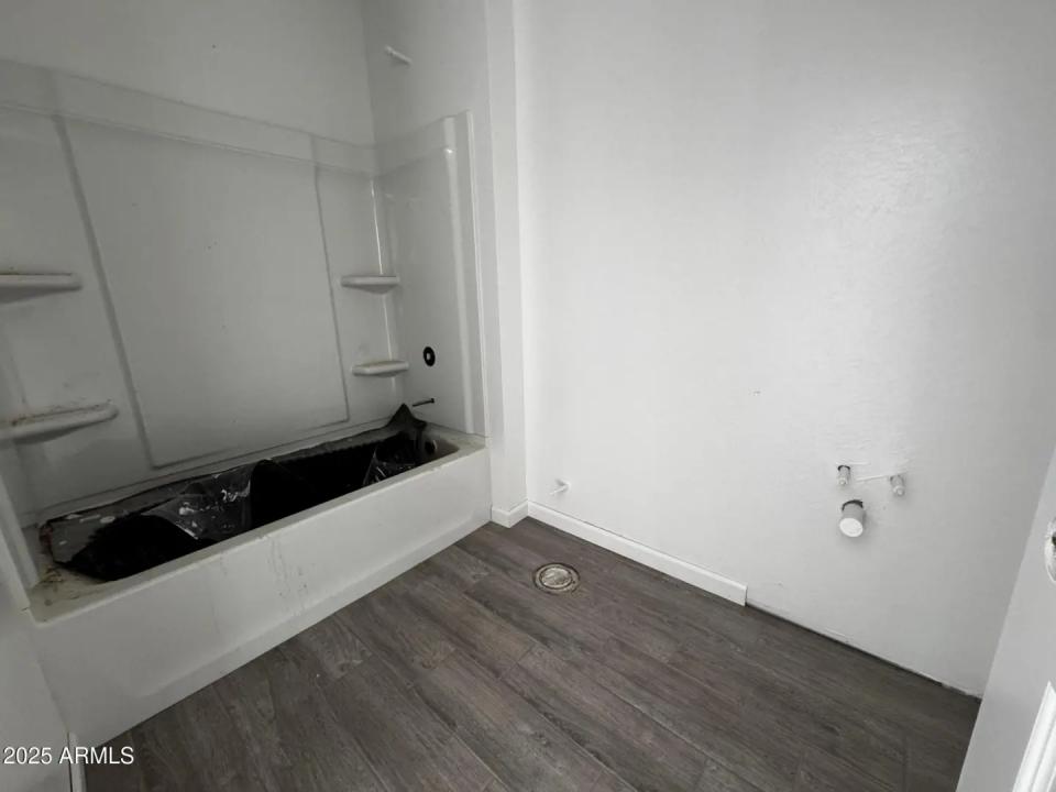 Real Estate Picture 5